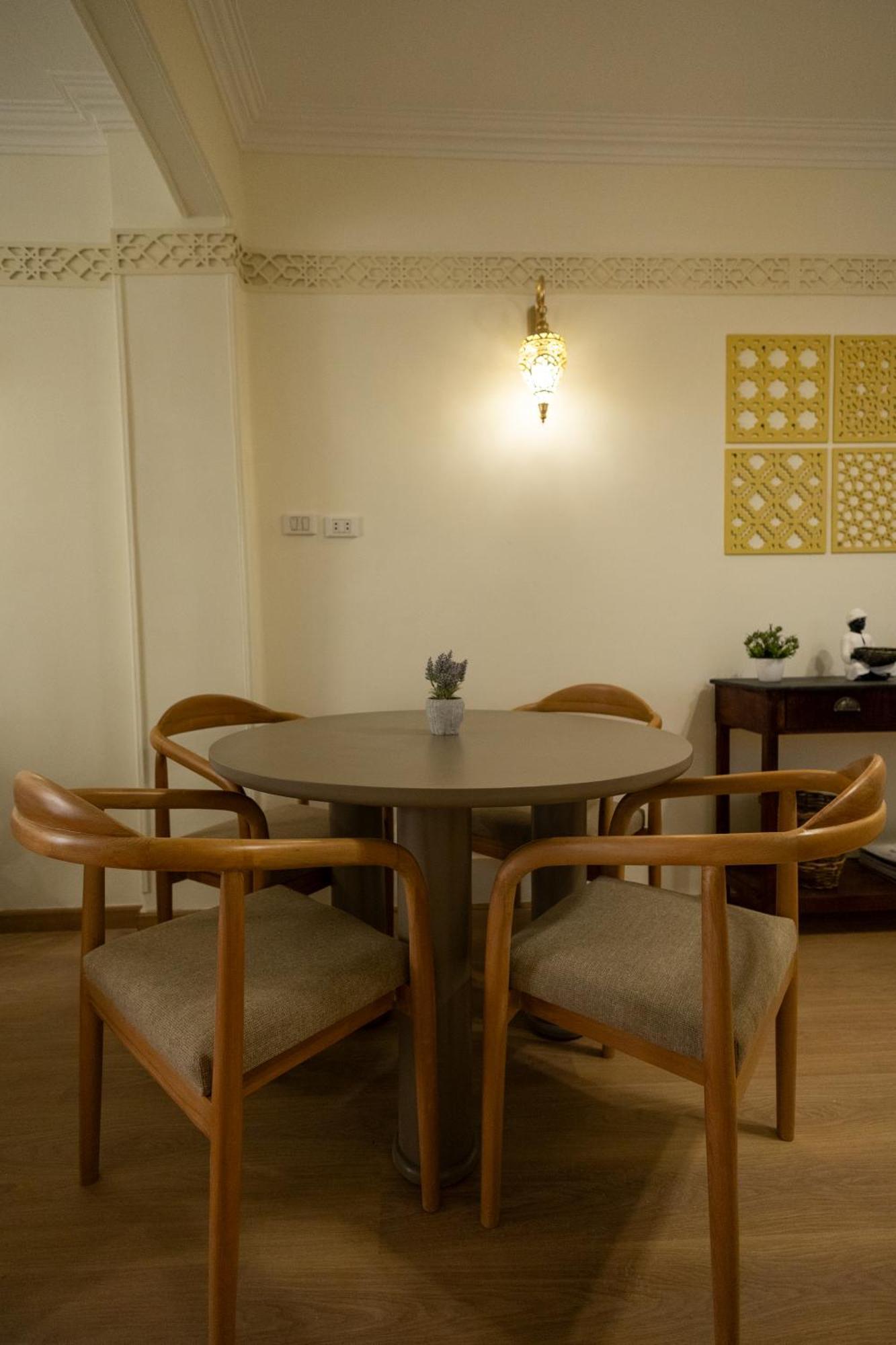 Islamic Artsy In Downtown Apartment *