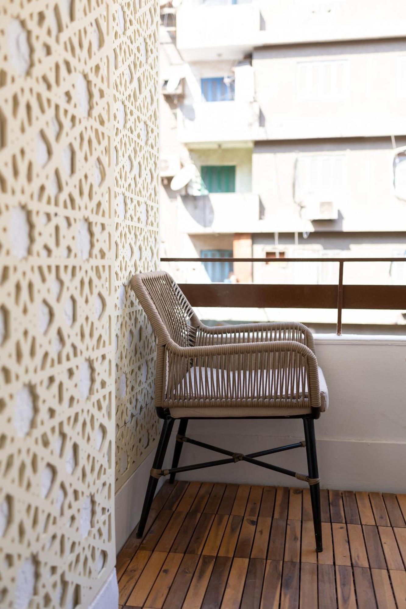 Islamic Artsy In Downtown Apartment *